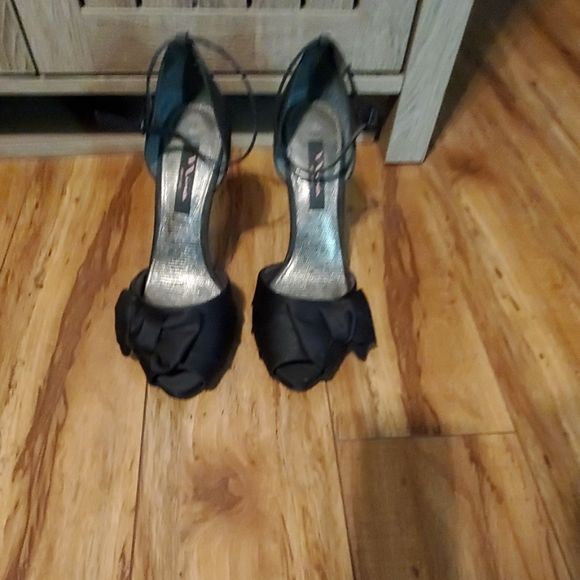 Black satin dressy shoes - Picture 3 of 4